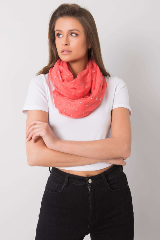 Koralinis šalikas žirniuose