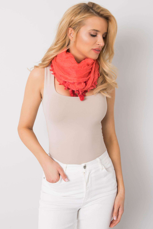 Koralinis šalikas su kutais