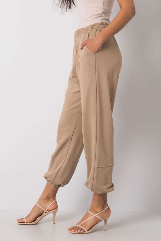 Tamsiai smėlio spalvos sportinės...