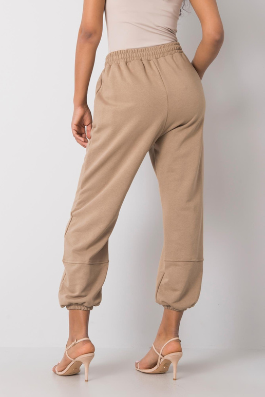 Tamsiai smėlio spalvos sportinės...