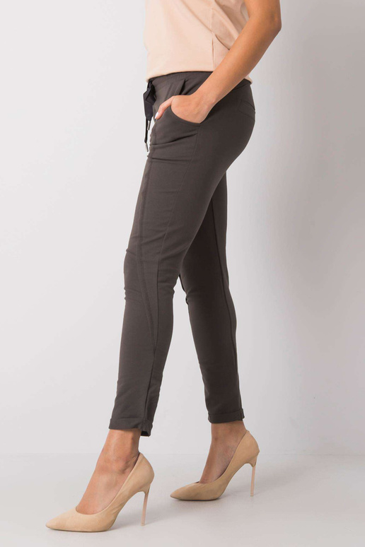 Tamsios chaki spalvos Hadley...