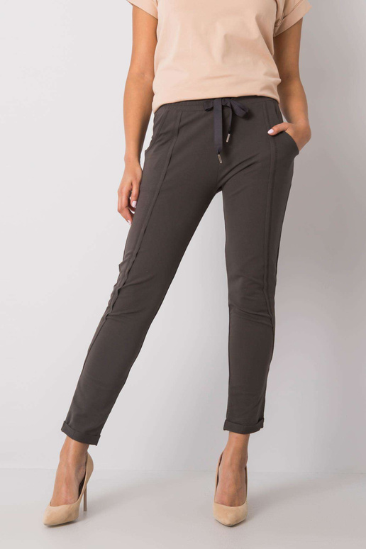 Tamsios chaki spalvos Hadley...