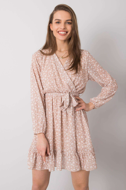 Smėlio spalvos suknelė su raukiniais... Smėlio spalvos suknelė su raukiniais...