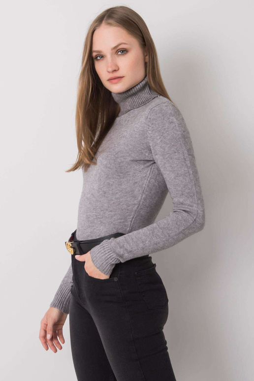 Pilkas džemperis su kaklu Pilkas džemperis su kaklu
