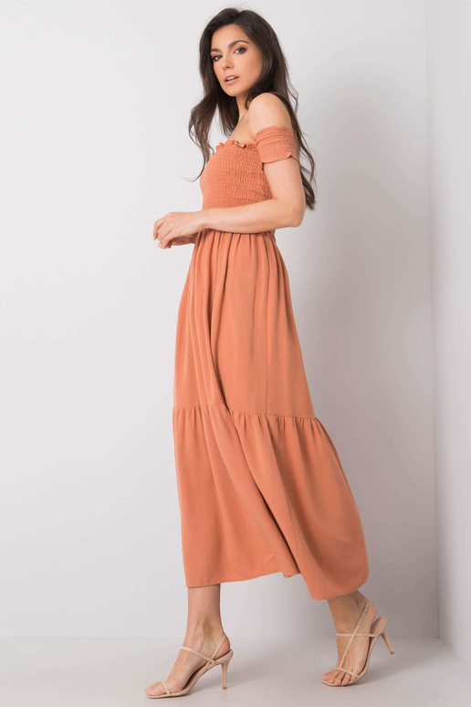 Oranžinė suknelė su raukiniais...