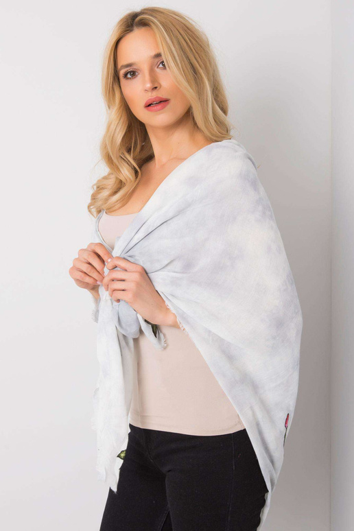 Pilkas pledas su juostelėmis