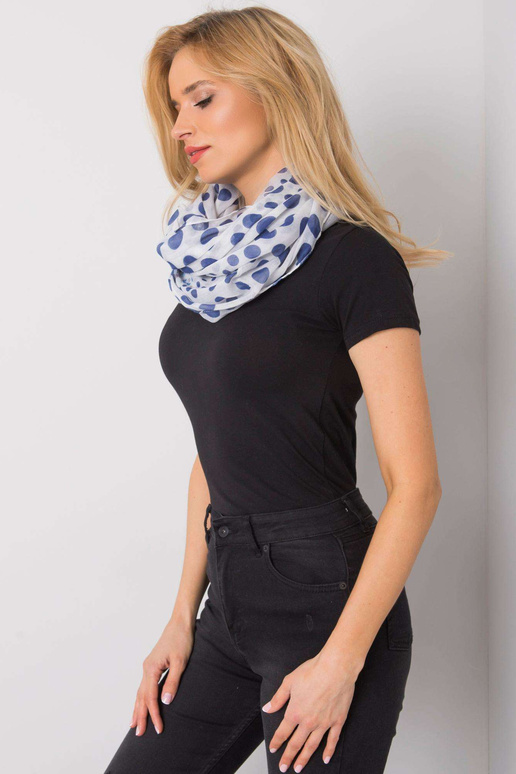 Baltai tamsiai mėlynas kaminas su...