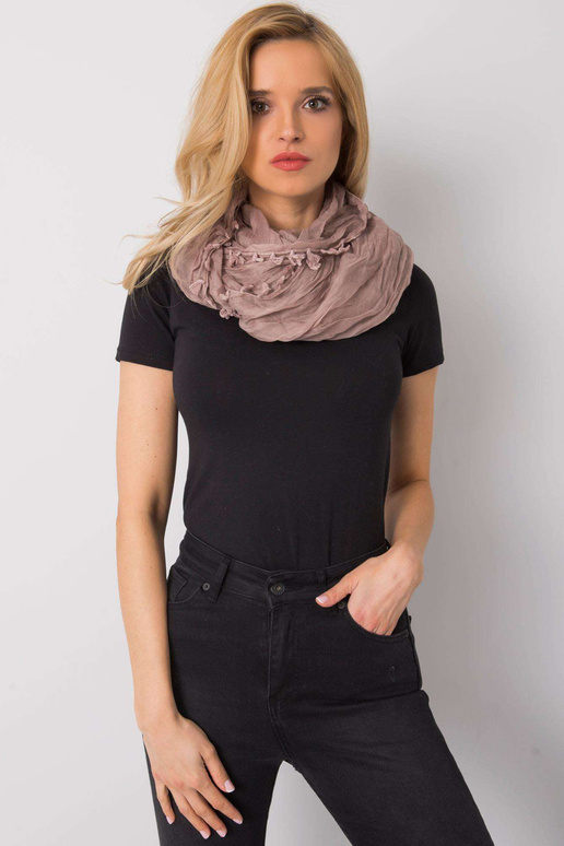 Rudas šalikas su kutais