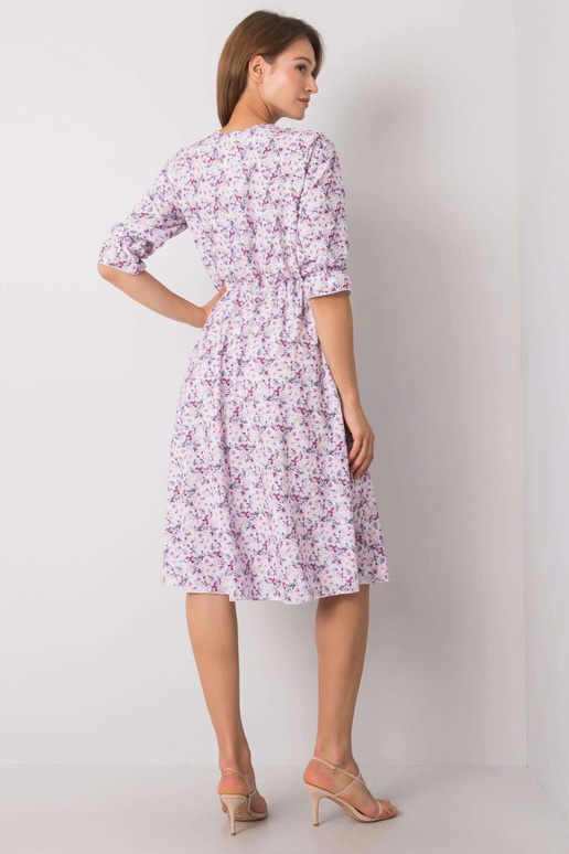 Ryškiai violetinė gėlių suknelė...