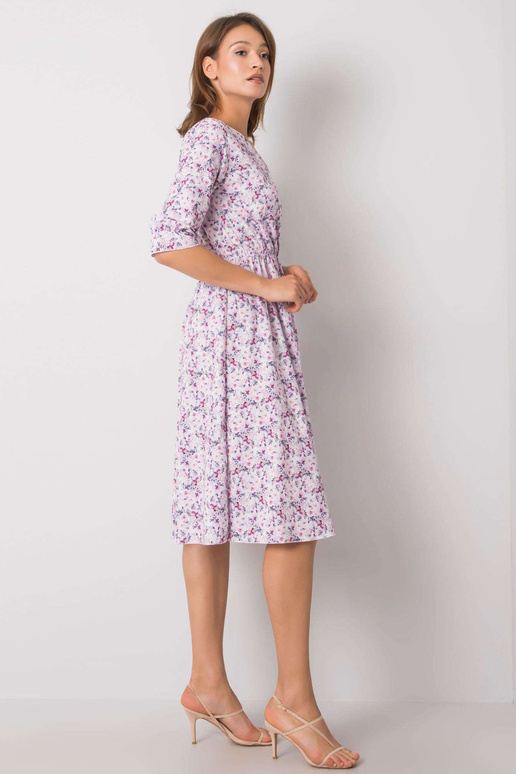 Ryškiai violetinė gėlių suknelė...