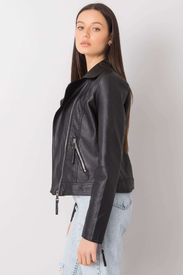 Adaliya Black Ramone striukė