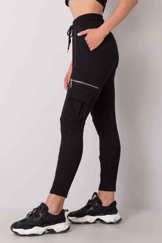 Hemmy juodos sportinės kelnės