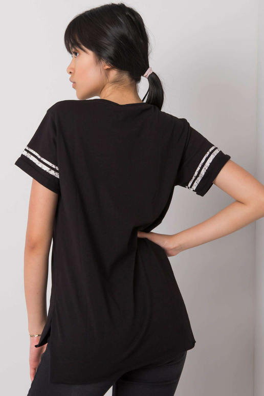 Juodi marškinėliai su gintaro raštu