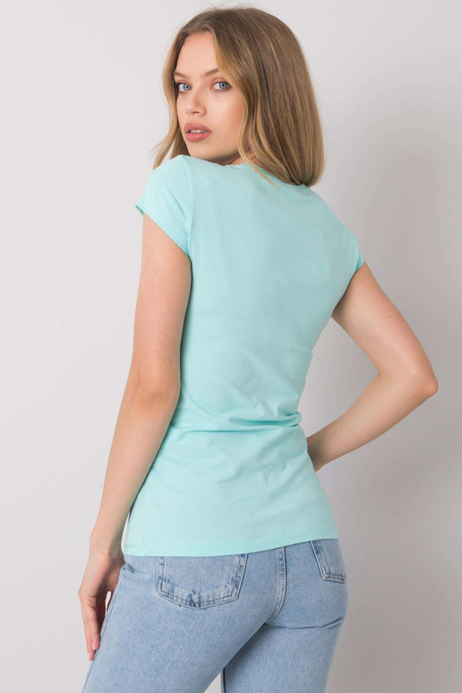 Šviesiai mėlyni marškinėliai su Haley...