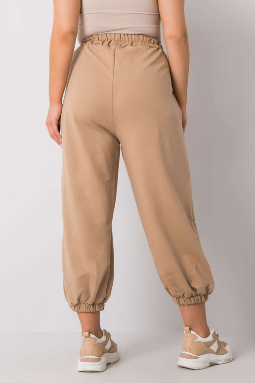 Smėlio spalvos plius dydžio sportinės...