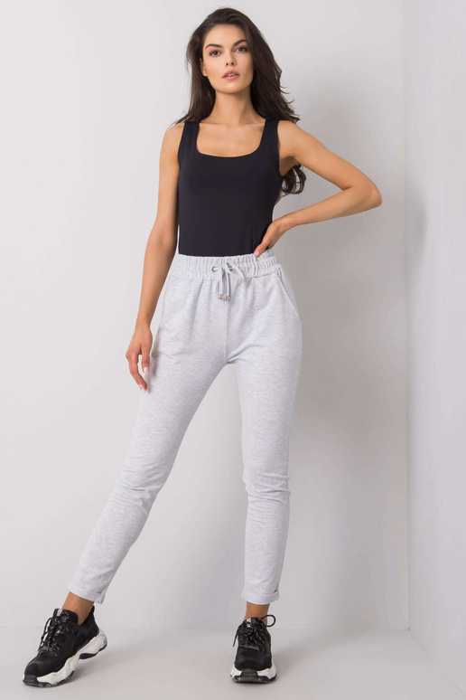 Šviesiai pilkos spalvos melanžinės...