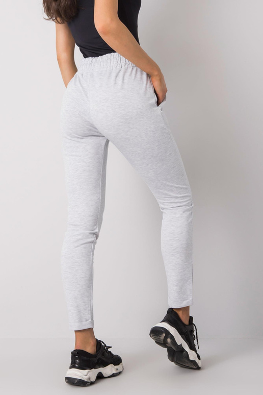 Šviesiai pilkos spalvos melanžinės...