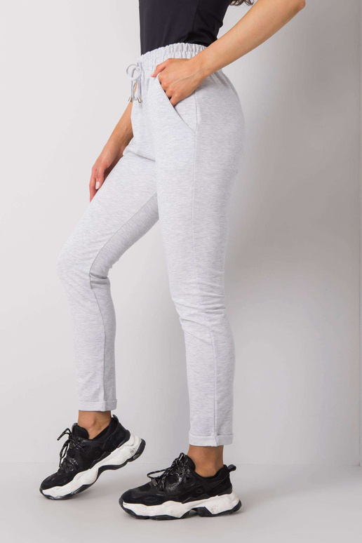 Šviesiai pilkos spalvos melanžinės...