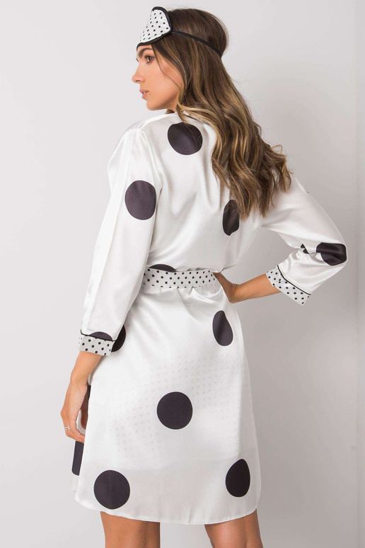 Baltas lovos komplektas su žirneliais