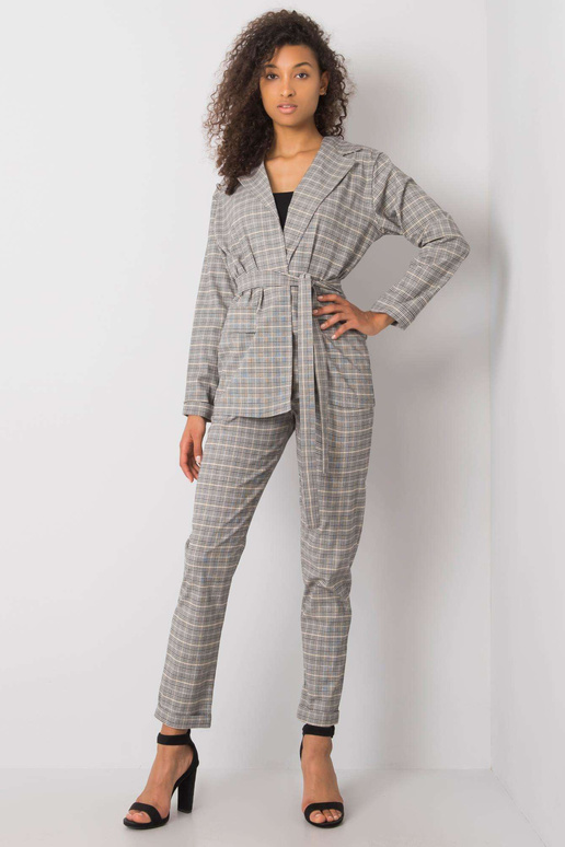 Pilkai smėlio spalvos languota... Pilkai smėlio spalvos languota...