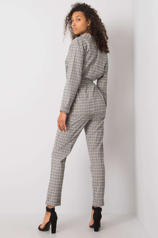 Pilkai smėlio spalvos languota... Pilkai smėlio spalvos languota...