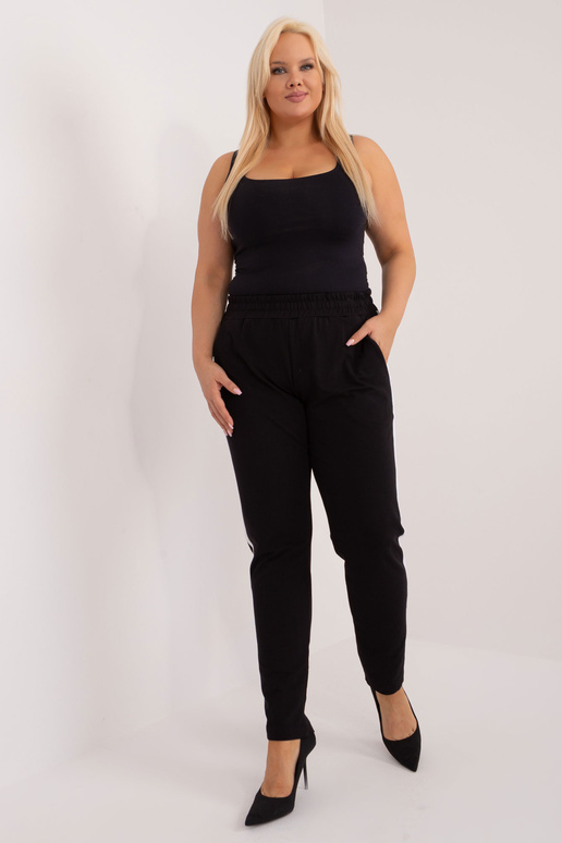 Kairi plius dydžio juodos sportinės...