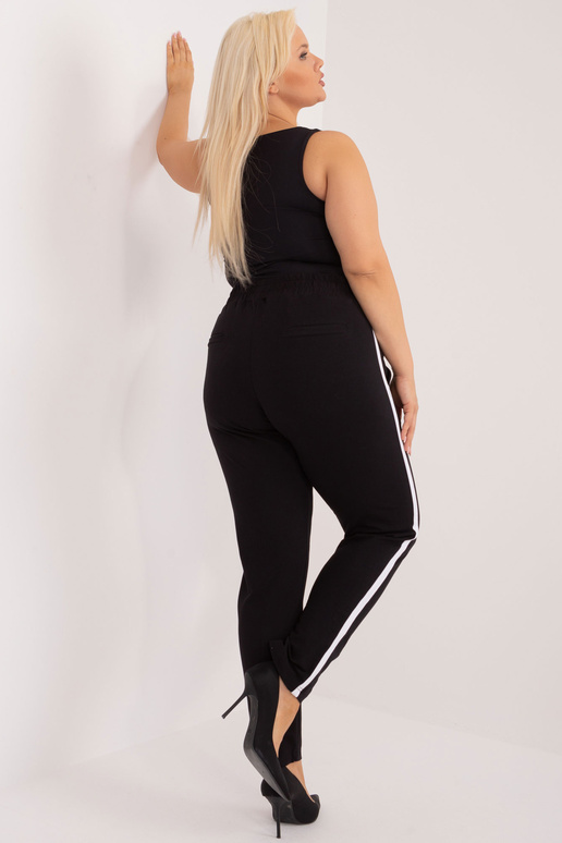 Kairi plius dydžio juodos sportinės...