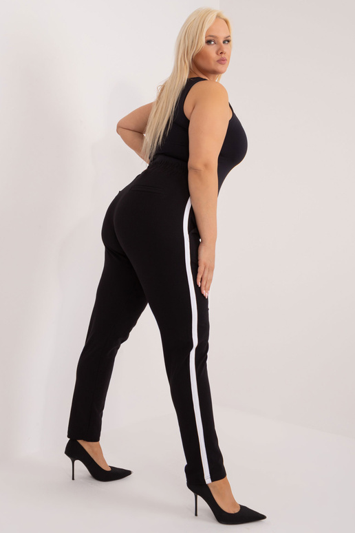 Kairi plius dydžio juodos sportinės...