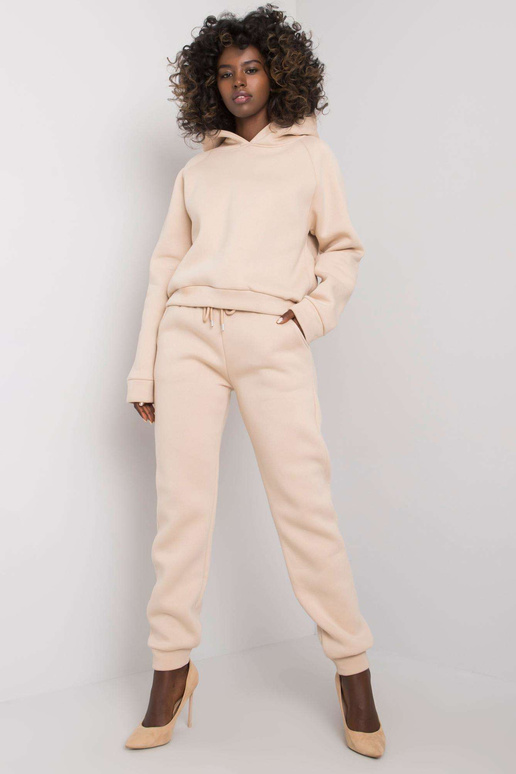 Šviesiai smėlio spalvos Huguette...