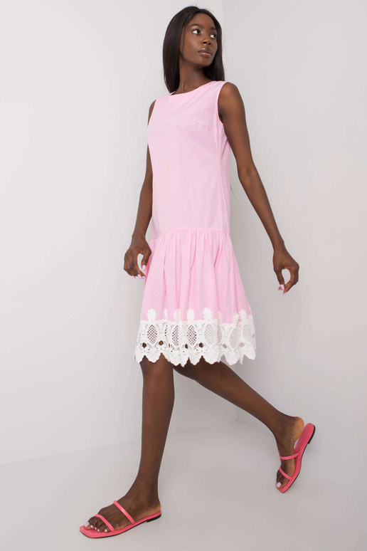 Šviesiai rožinė suknelė su nėriniais Lia