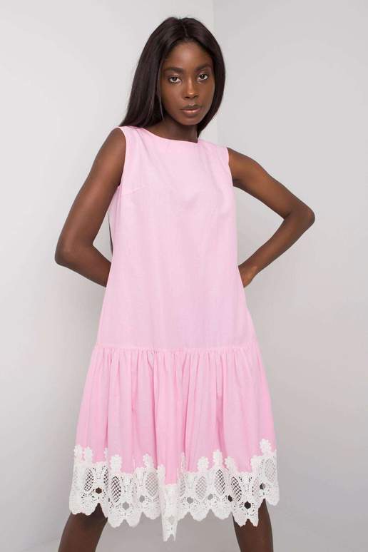 Šviesiai rožinė suknelė su nėriniais Lia