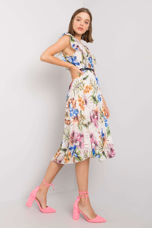 Garrina balta klostuota suknelė Garrina balta klostuota suknelė