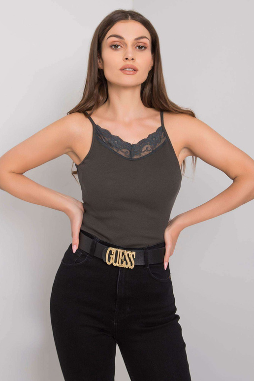 Armine tamsiai chaki spalvos...