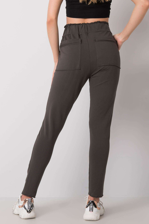 Jennifer tamsios chaki spalvos...