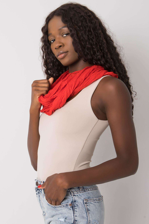 Raudonos ir pilkos spalvos taškuotas...