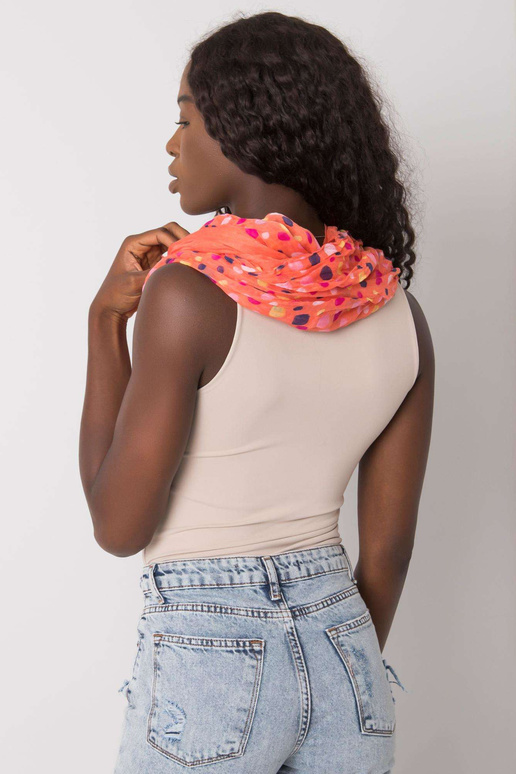 Oranžinė moteriška skarelė taškeliais