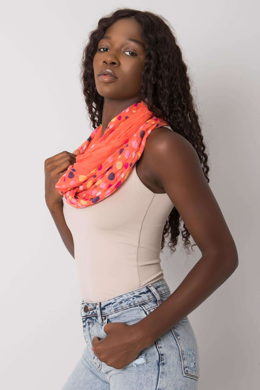 Oranžinė moteriška skarelė taškeliais