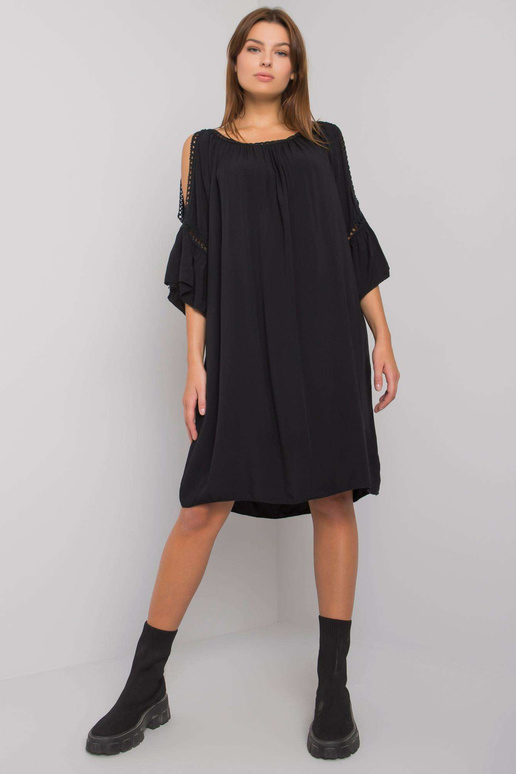 Juoda suknelė su iškirptėmis Marielle...