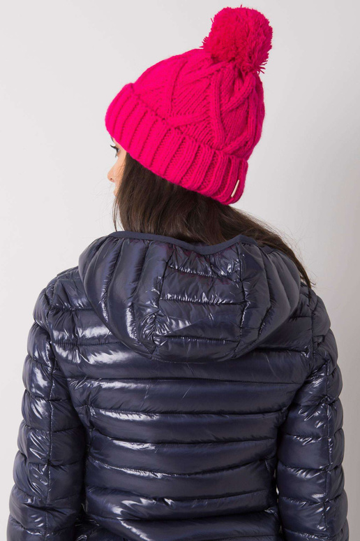 Rožinė žieminė kepurė su pomponu