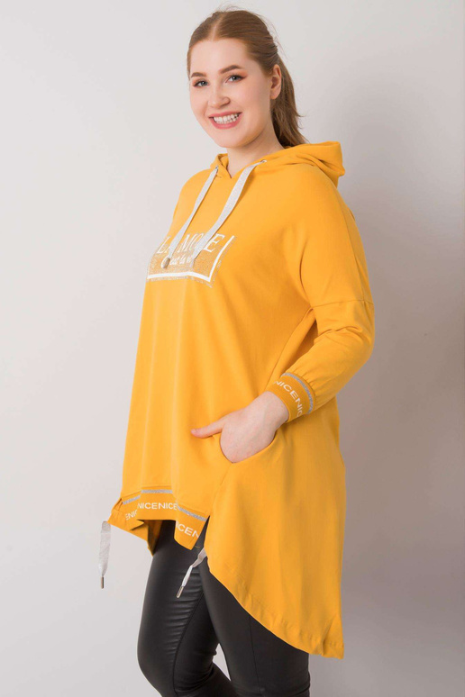 Tamsiai geltonas gobtuvas su balta...