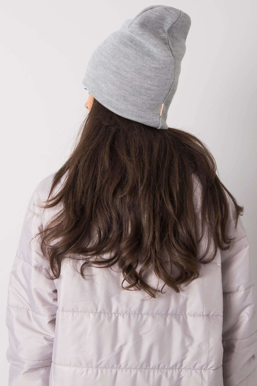 Pilka moteriška kepurė