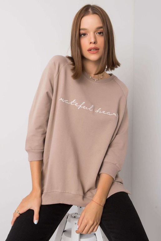 Tamsiai smėlio spalvos megztinis...