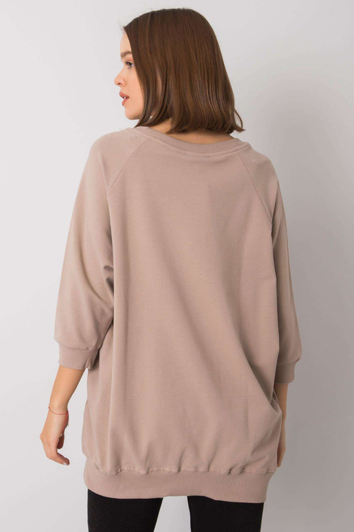 Tamsiai smėlio spalvos megztinis...