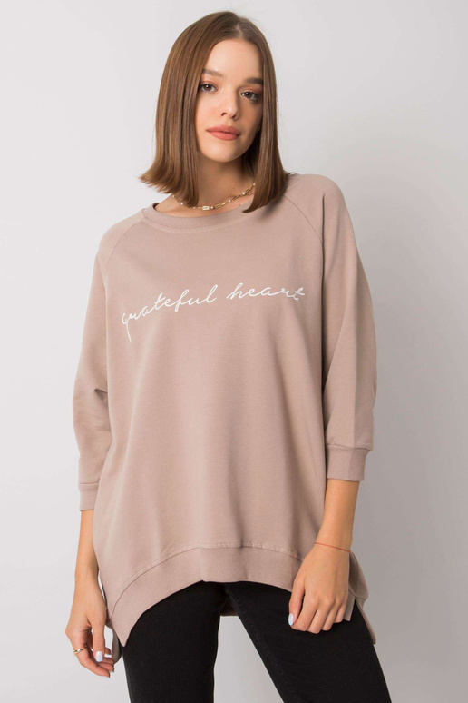 Tamsiai smėlio spalvos megztinis...