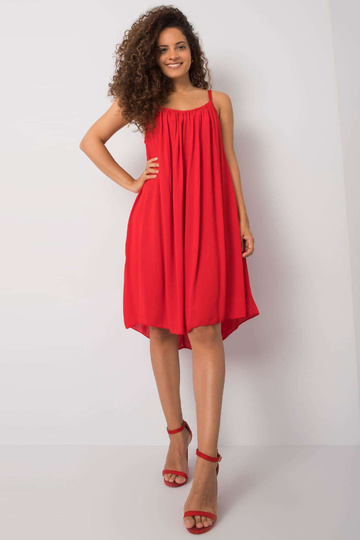 Raudona suknelė su... 2