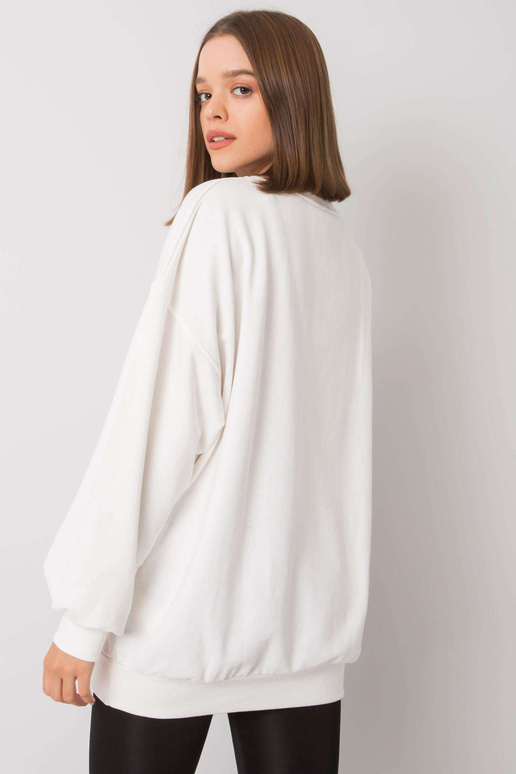 Ecru megztinis su Kario raštu