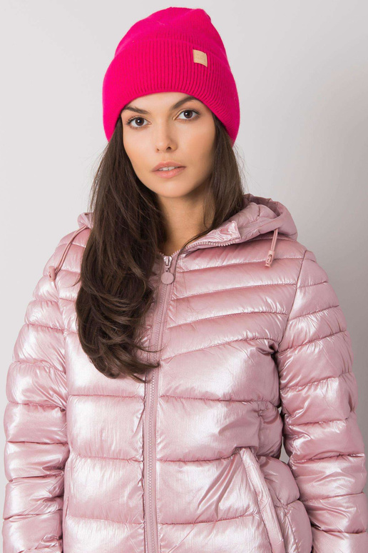 Moteriška rožinė kepurė