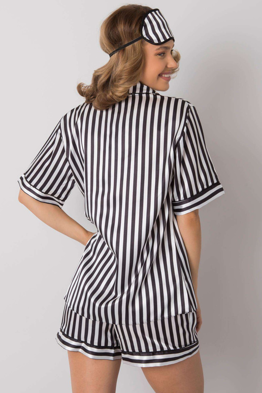 Juodai baltai dryžuotas miegamasis...