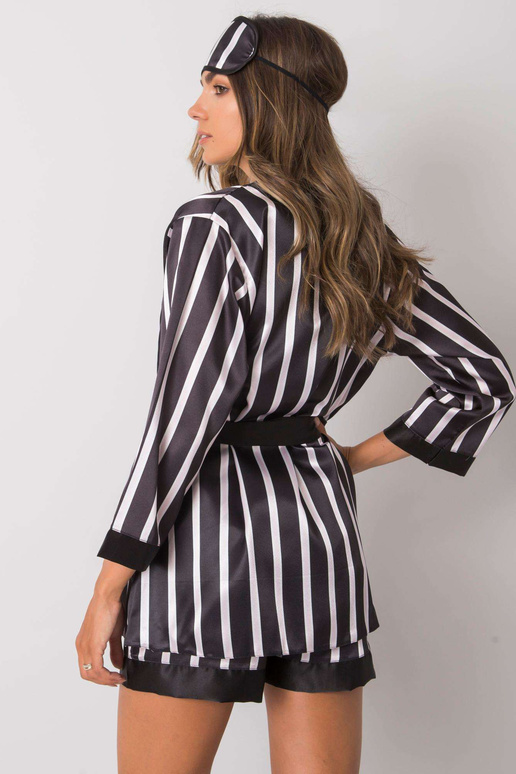 Juodai dryžuotas miegamasis komplektas