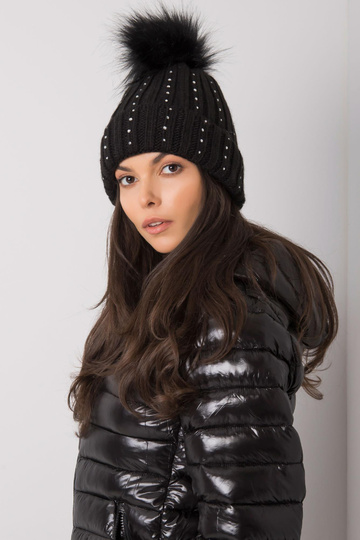 Juoda žieminė kepurė su...
